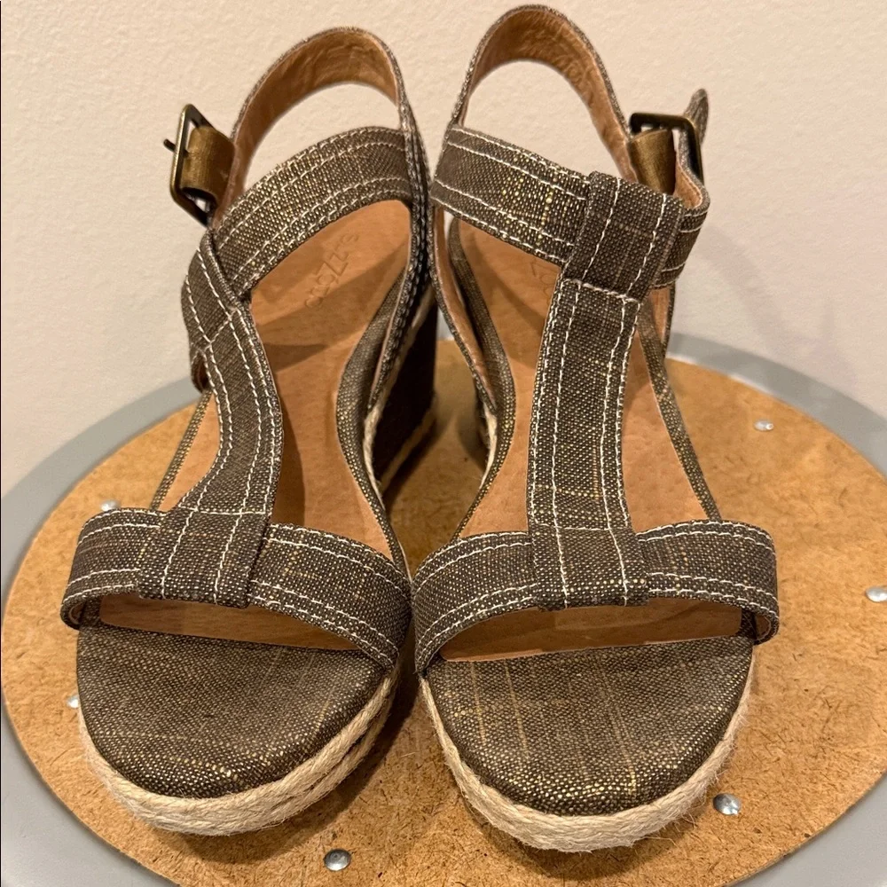 Suzzato Brown Wedge Sandals with Tan Accents